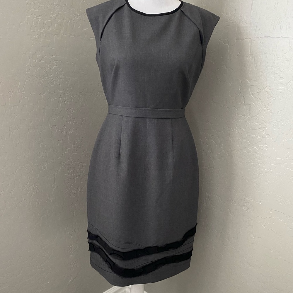 Tahari Gray Sheath Dress Black Trim Size 2